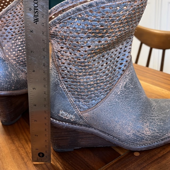 Bed Stu Cobbler Leather Duchess Perforated Wedge Pull On Boots Smoke Grey Lux 9 - Picture 13 of 13